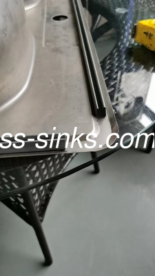 مبل از فولاد ضد زنگ ترکیب نهایی سبک و عملکرد
