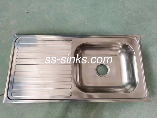 سینک آشپزخانه فولادی با تخلیه تخلیه شامل ضد زنگ است