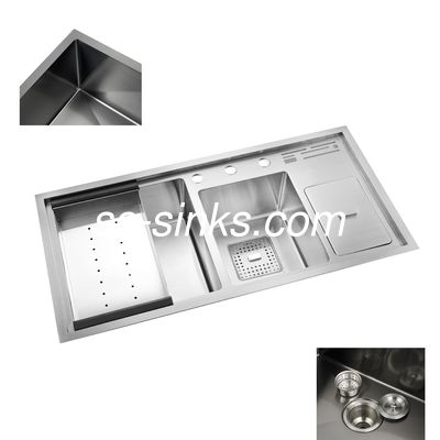 سینک آشپزخانه دست‌ساز با آبچکان راه‌حل نهایی برای صافی کف حمام