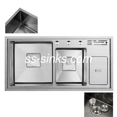 سینک آشپزخانه دست‌ساز با آبچکان راه‌حل نهایی برای صافی کف حمام